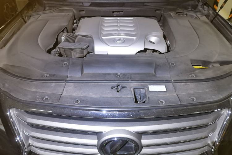 Used Lexus LX 2012 570 Engine Bay