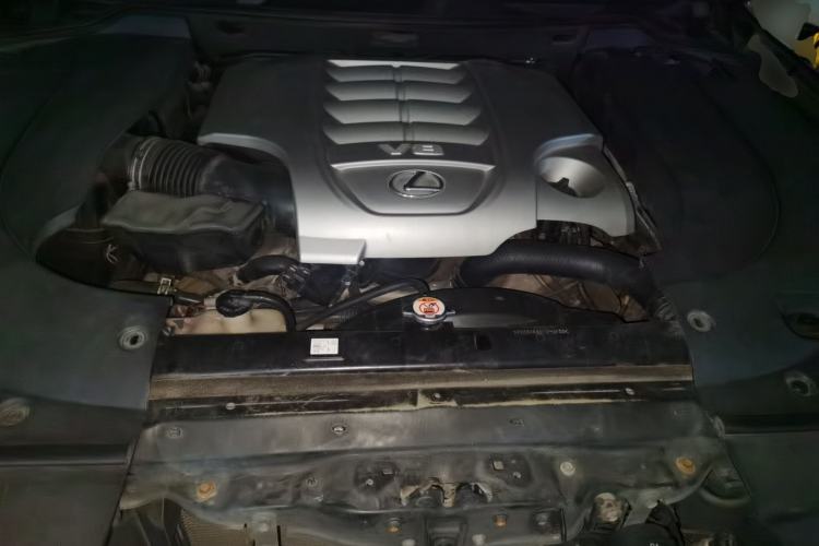 Used Lexus LX 2012 570 Engine Bay