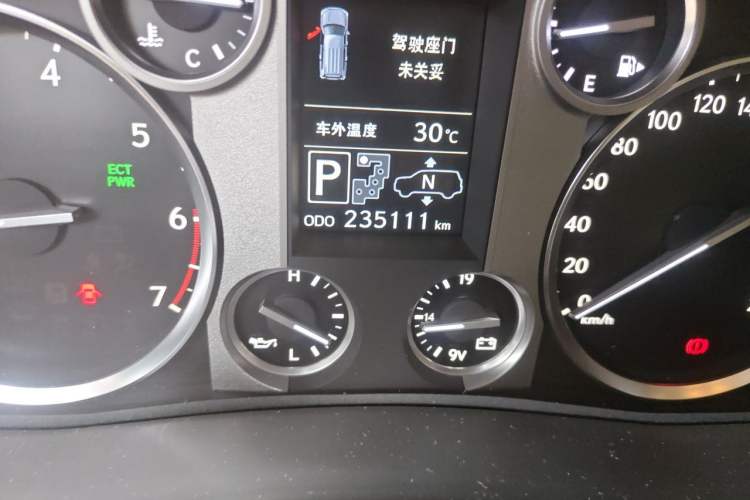 Used Lexus LX 2012 570 Odometer Close Up