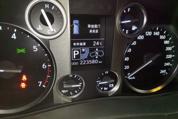 Used Lexus LX 2012 570 Odometer Close Up