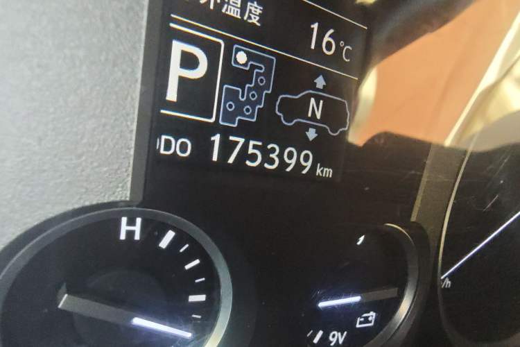 Used Lexus LX 2012 570 Odometer Close Up