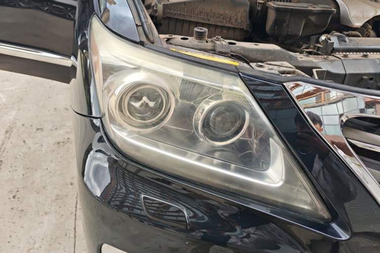 Used Lexus LX 2012 570 Right Front Headlight