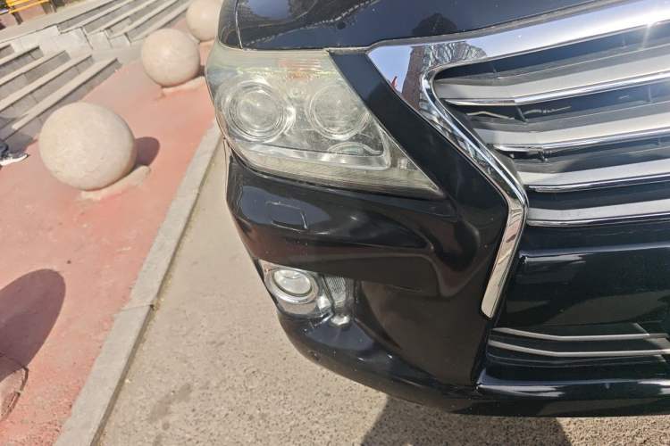 Used Lexus LX 2012 570 Right Front Headlight