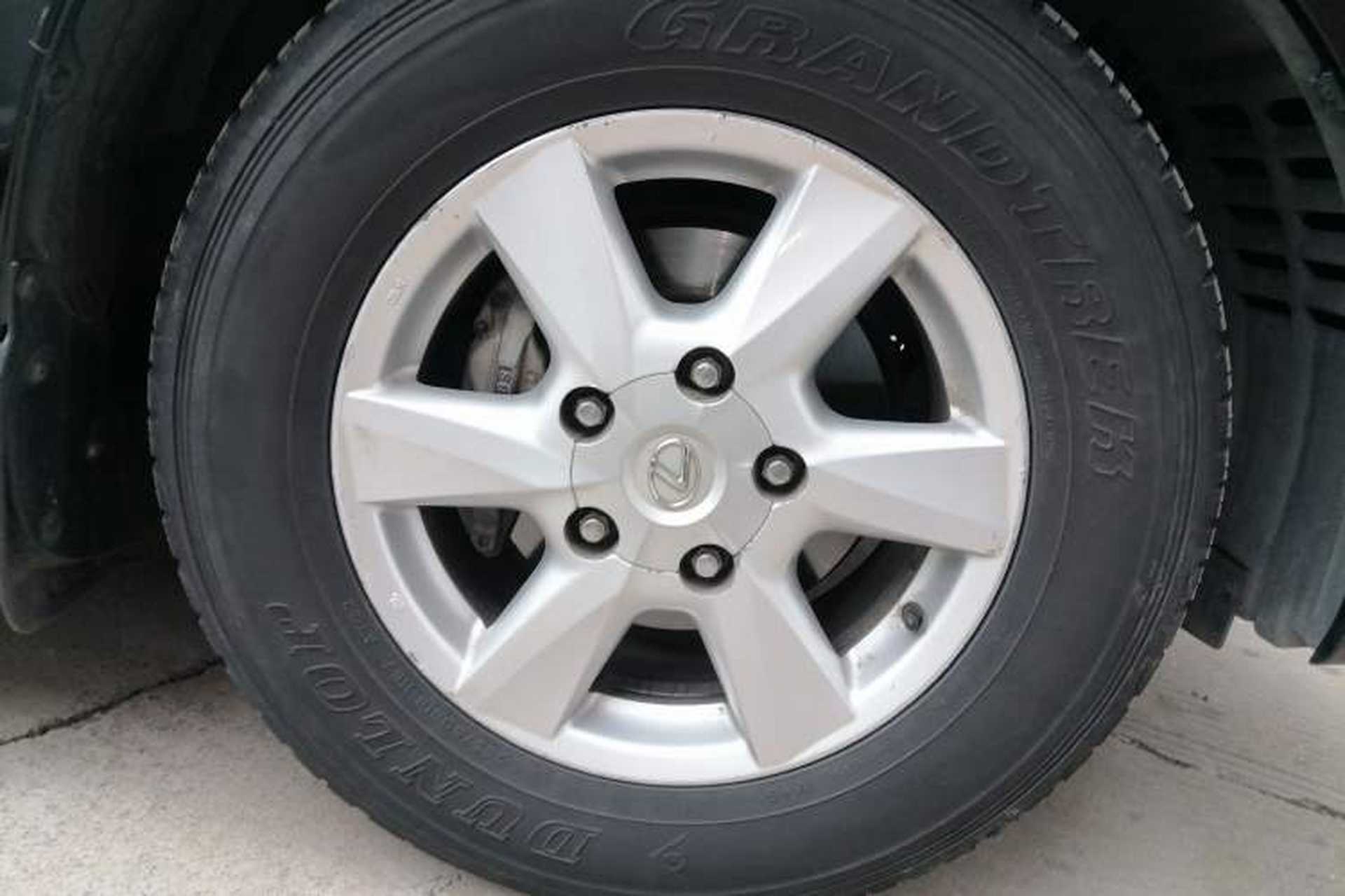 Used Lexus LX 2012 570 Right Front Wheel Hub