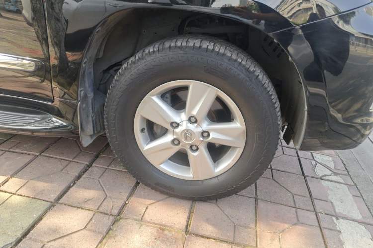 Used Lexus LX 2012 570 Right Front Wheel Hub