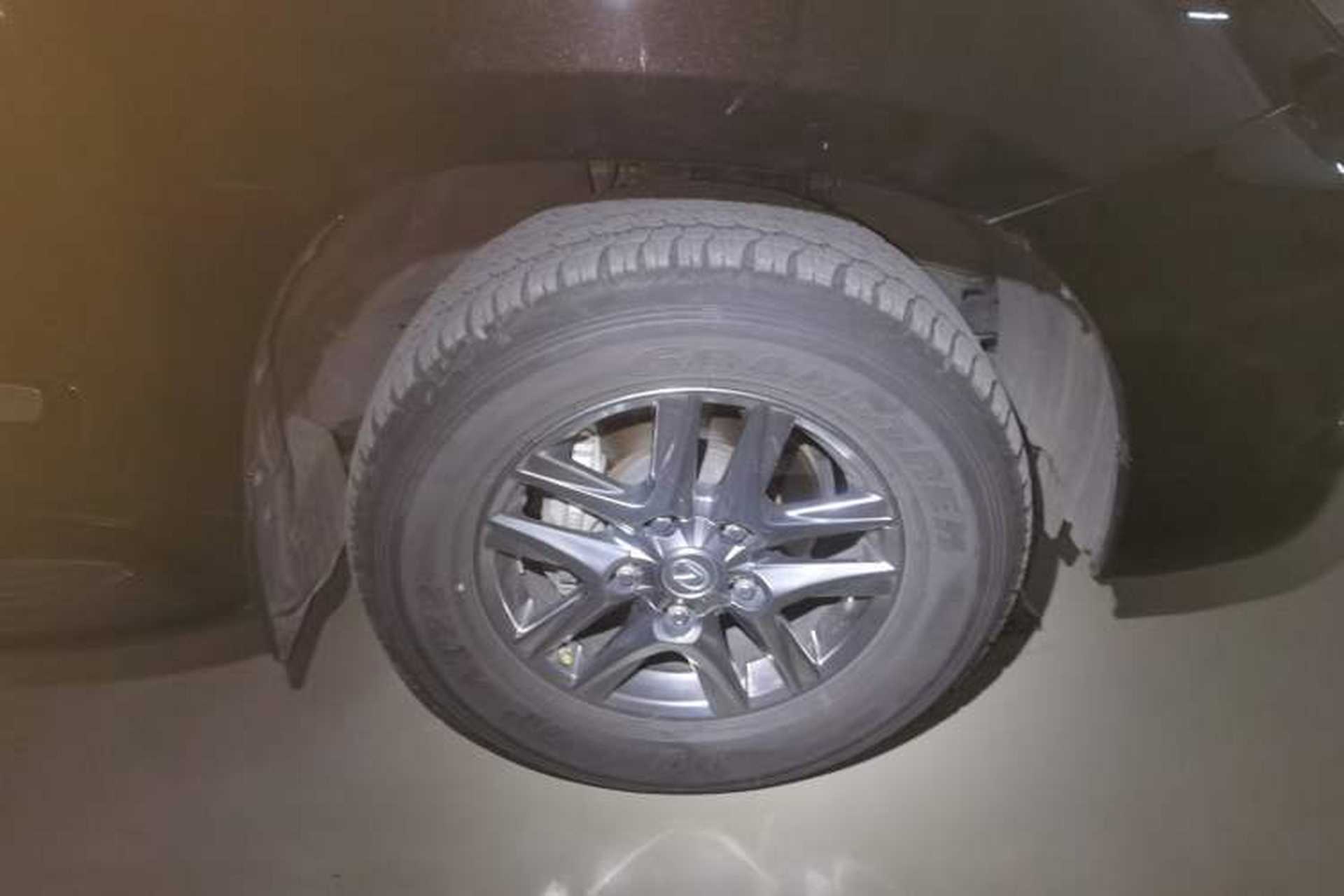 Used Lexus LX 2012 570 Right Front Wheel Hub