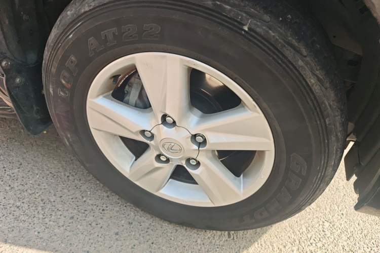 Used Lexus LX 2012 570 Right Front Wheel Hub