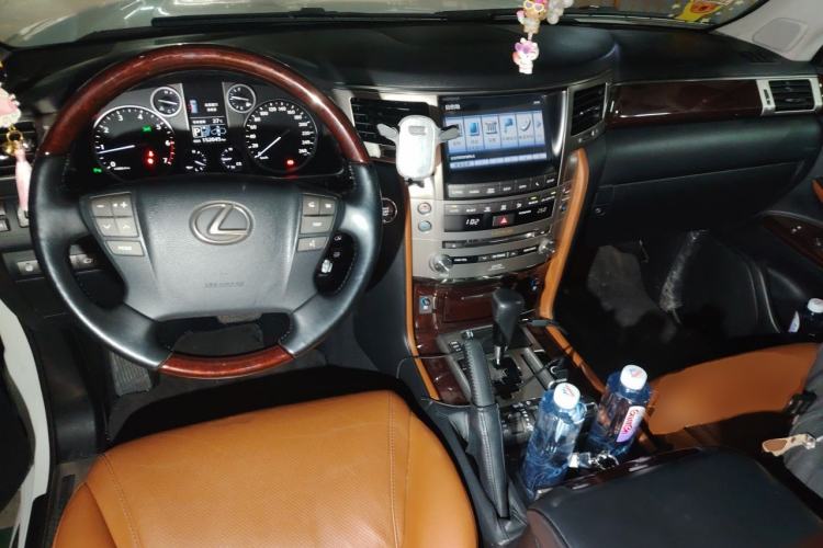 Used Lexus LX 2012 570 Center Console