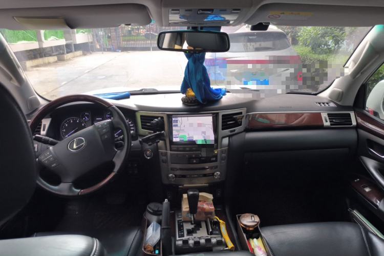 Used Lexus LX 2012 570 Center Console