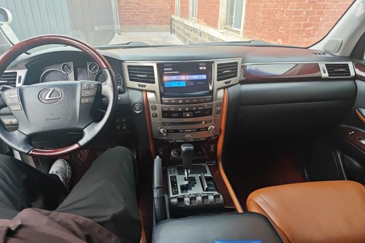Used Lexus LX 2012 570 Center Console