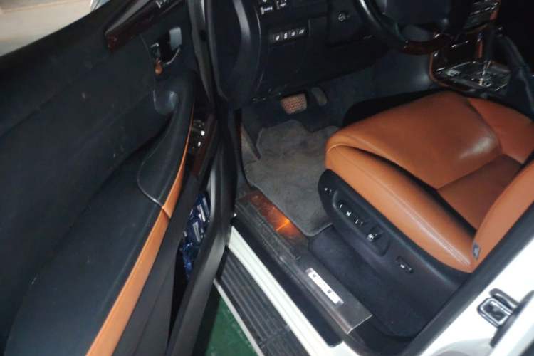 Used Lexus LX 2012 570 Driver Seat