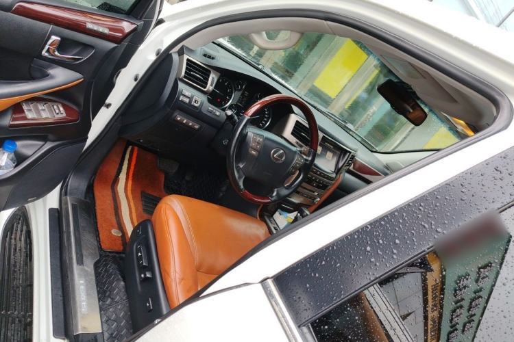 Used Lexus LX 2012 570 Driver Seat