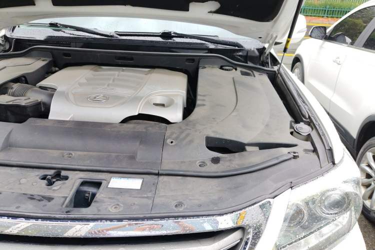 Used Lexus LX 2012 570 Engine Bay Left