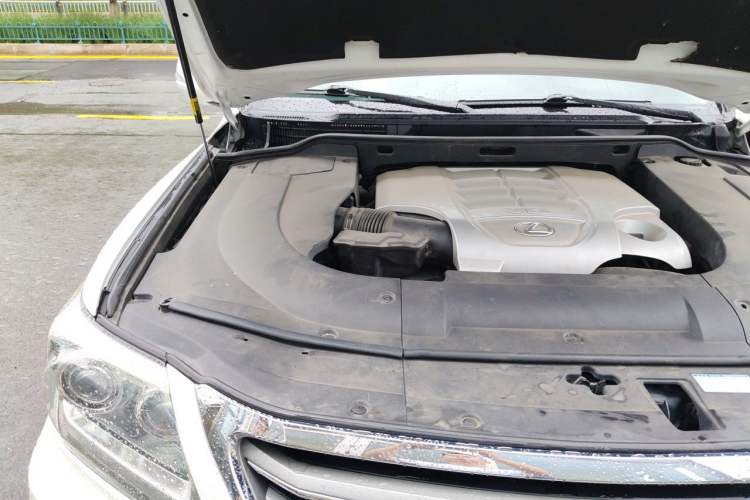 Used Lexus LX 2012 570 Engine Bay Right