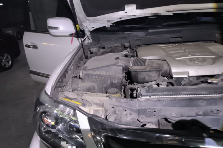 Used Lexus LX 2012 570 Engine Bay Right