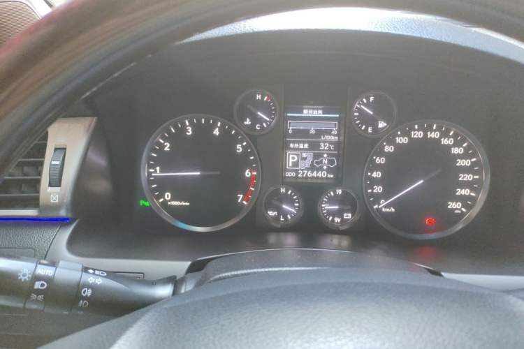 Used Lexus LX 2012 570 Odometer Close Up