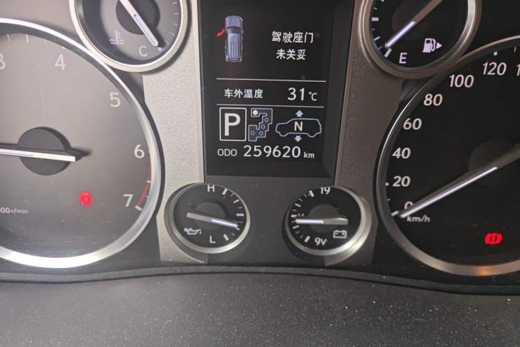Used Lexus LX 2012 570 Odometer Close Up