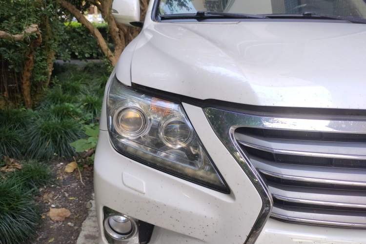 Used Lexus LX 2012 570 Right Front Headlight