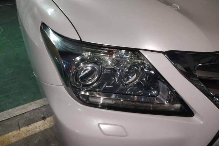 Used Lexus LX 2012 570 Right Front Headlight