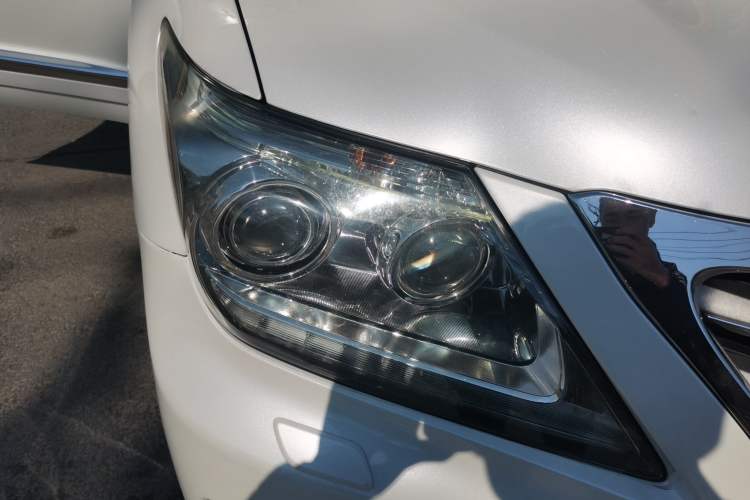 Used Lexus LX 2012 570 Right Front Headlight