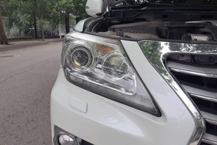 Used Lexus LX 2012 570 Right Front Headlight