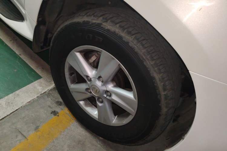 Used Lexus LX 2012 570 Right Front Wheel Hub