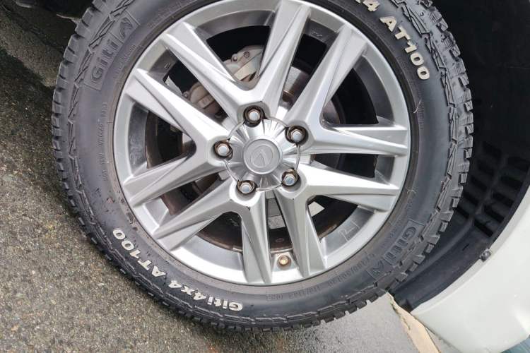 Used Lexus LX 2012 570 Right Front Wheel Hub