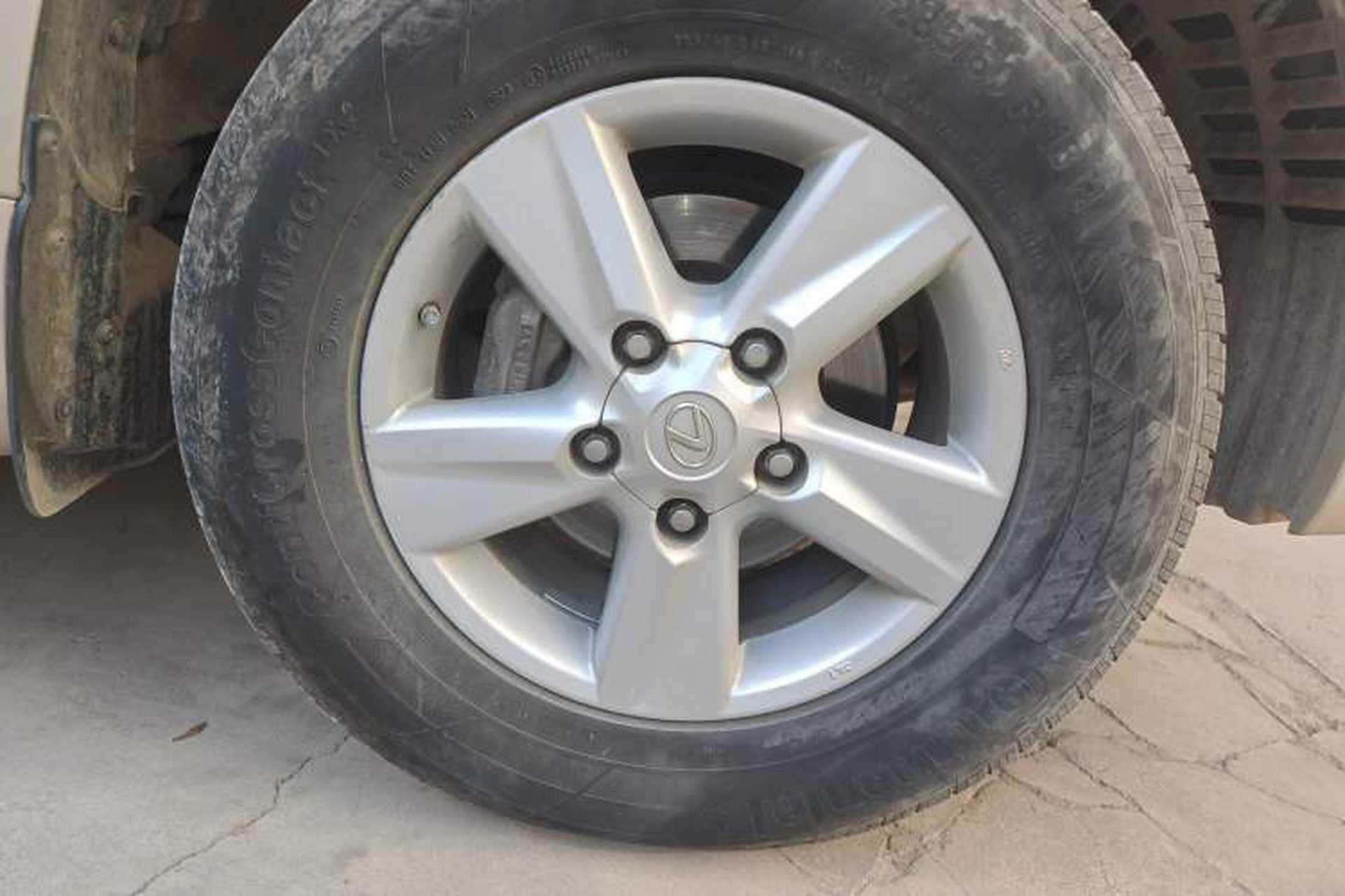 Used Lexus LX 2012 570 Right Front Wheel Hub