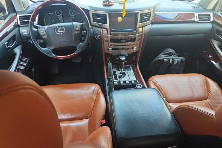 Used Lexus LX 2013 570 Center Console