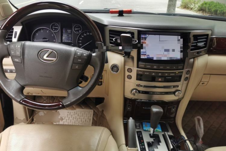 Used Lexus LX 2013 570 Center Console