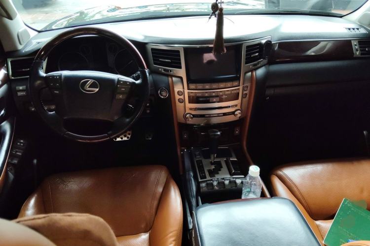 Used Lexus LX 2013 570 Center Console