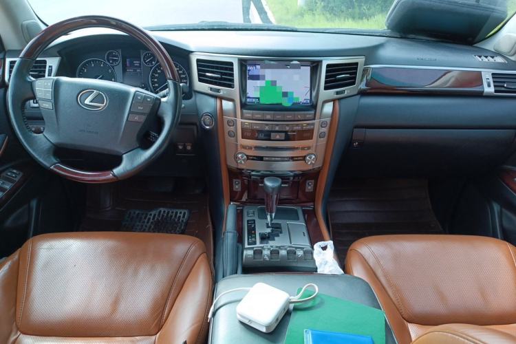 Used Lexus LX 2013 570 Center Console