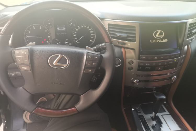 Used Lexus LX  Center Console