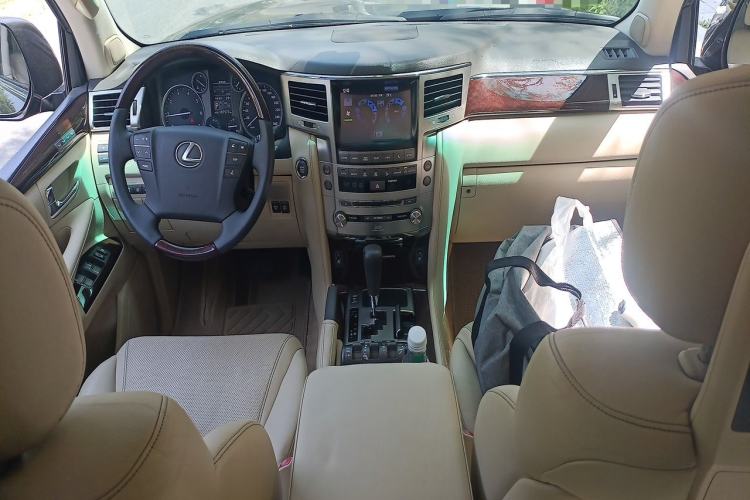 Used Lexus LX 2013 570 Center Console