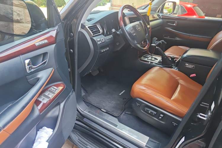 Used Lexus LX 2013 570 Driver Seat