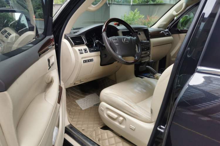 Used Lexus LX 2013 570 Driver Seat