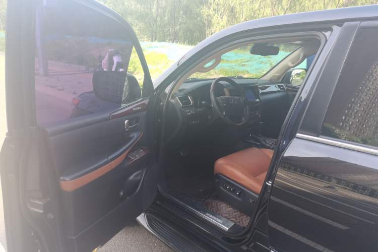 Used Lexus LX  Driver Seat