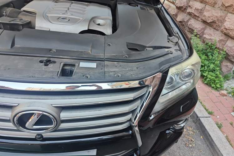 Used Lexus LX 2013 570 Engine Bay Left