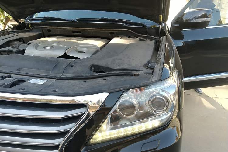 Used Lexus LX 2013 570 Engine Bay Left