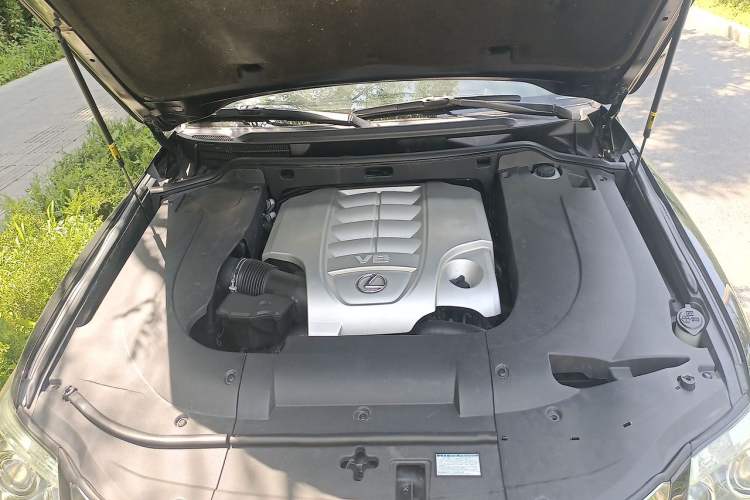 Used Lexus LX 2013 570 Engine Bay
