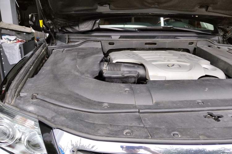 Used Lexus LX 2013 570 Engine Bay Right