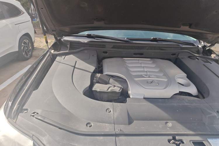 Used Lexus LX 2013 570 Engine Bay Right