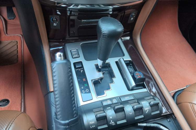 Used Lexus LX 2013 570 Gear Lever