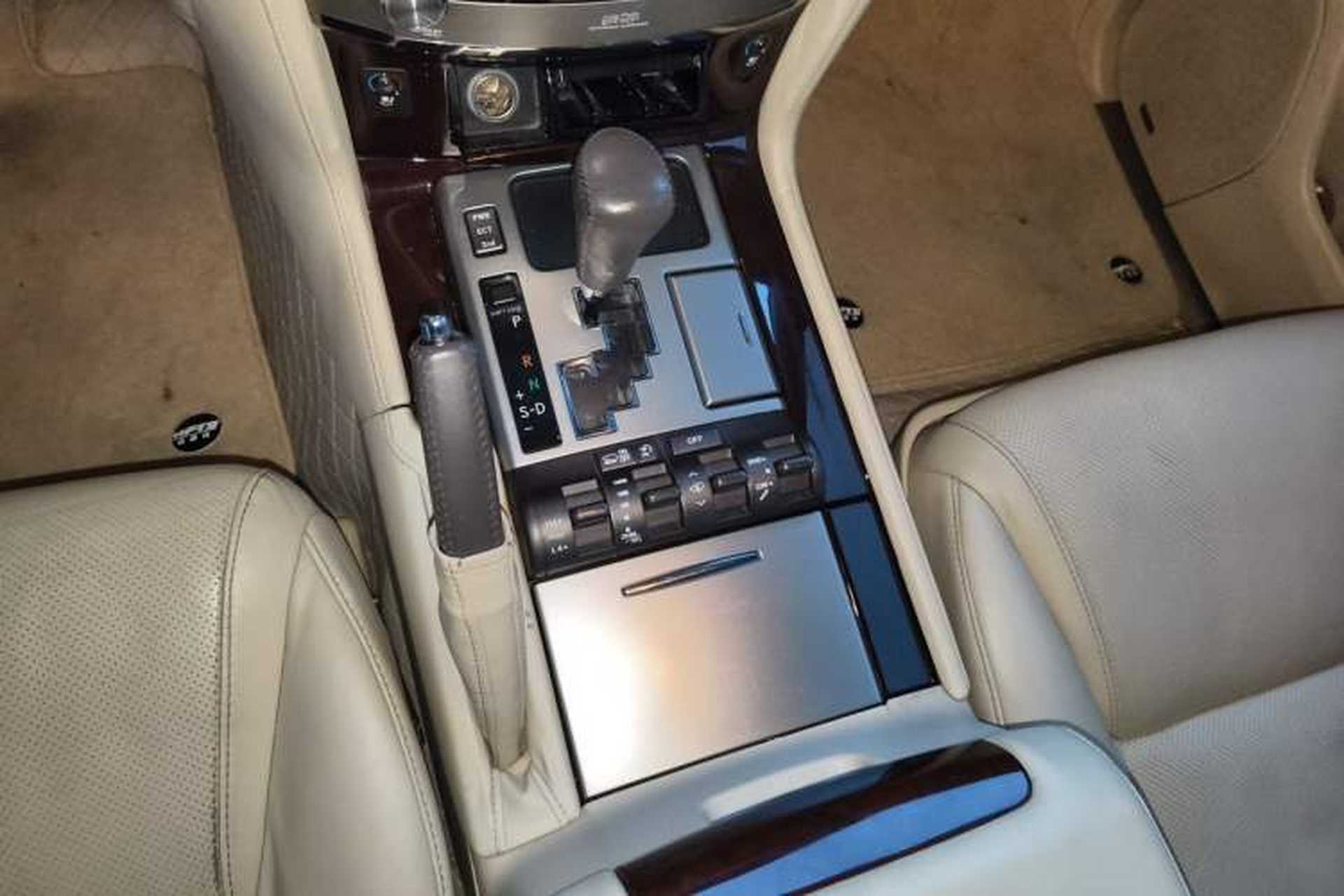 Used Lexus LX 2013 570 Gear Lever