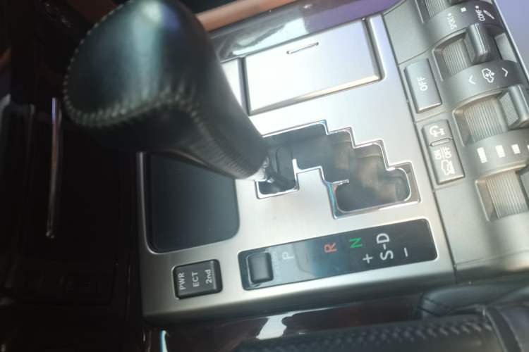Used Lexus LX  Gear Lever