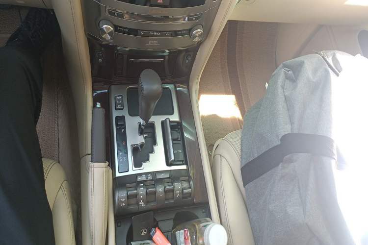 Used Lexus LX 2013 570 Gear Lever
