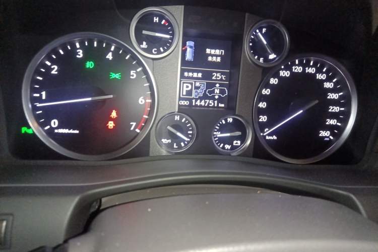 Used Lexus LX 2013 570 Odometer Close Up