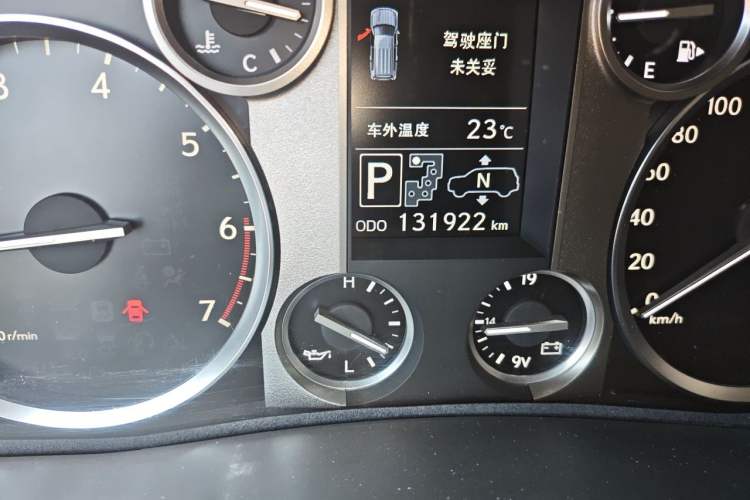 Used Lexus LX 2013 570 Odometer Close Up