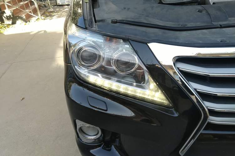 Used Lexus LX 2013 570 Right Front Headlight