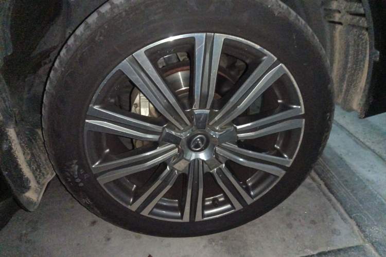 Used Lexus LX 2013 570 Right Front Wheel Hub